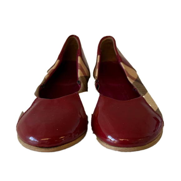 Burberry Girls Red Plaid Shoes size: 9 Toddler - Picture 2 of 2